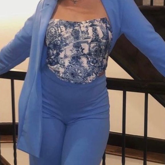 Beautiful blue and white Roman themed corset top - Picture 4 of 4